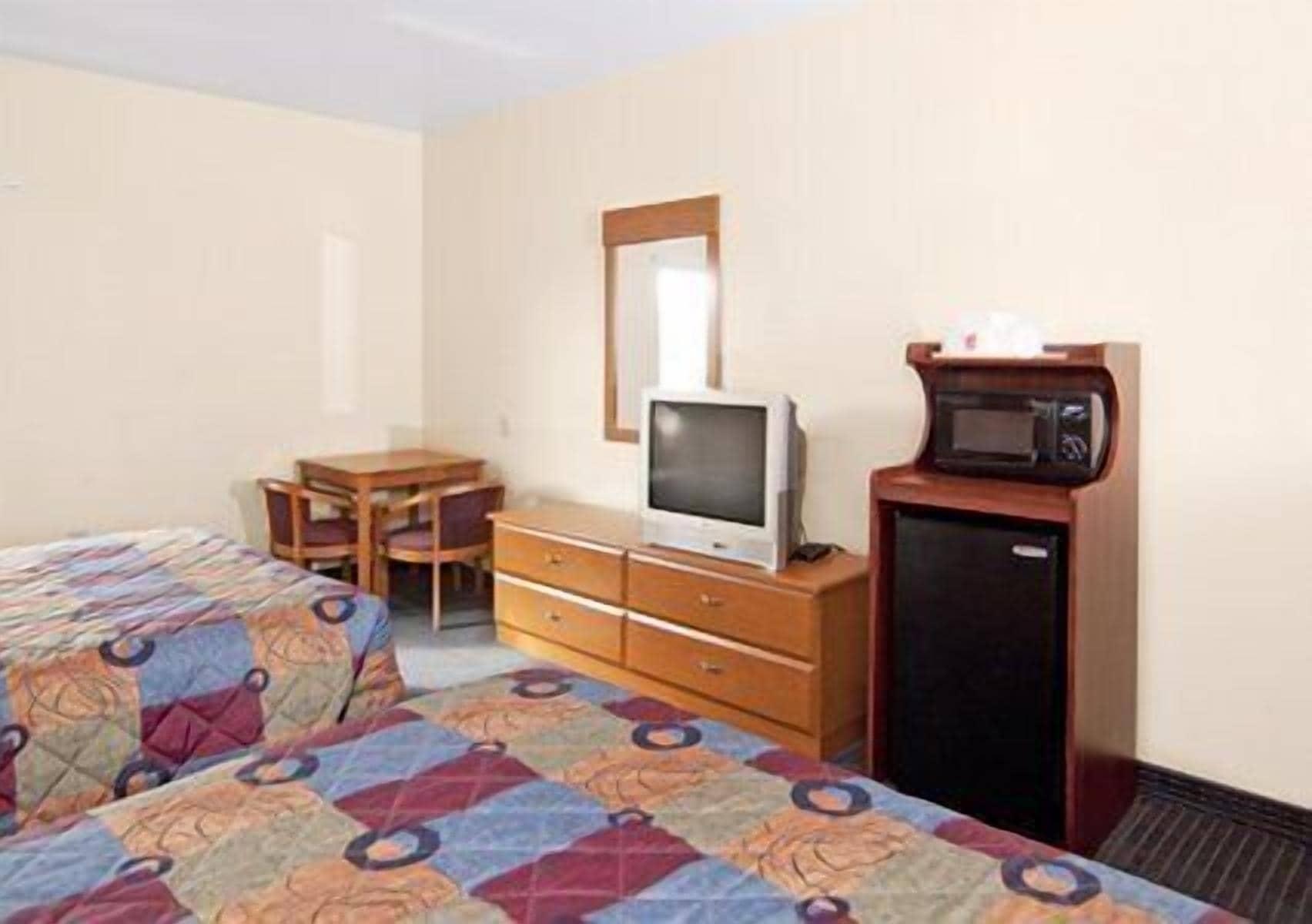 Econo Lodge Inn & Suites Pritchard Road Норт-Літл-Рок Екстер'єр фото